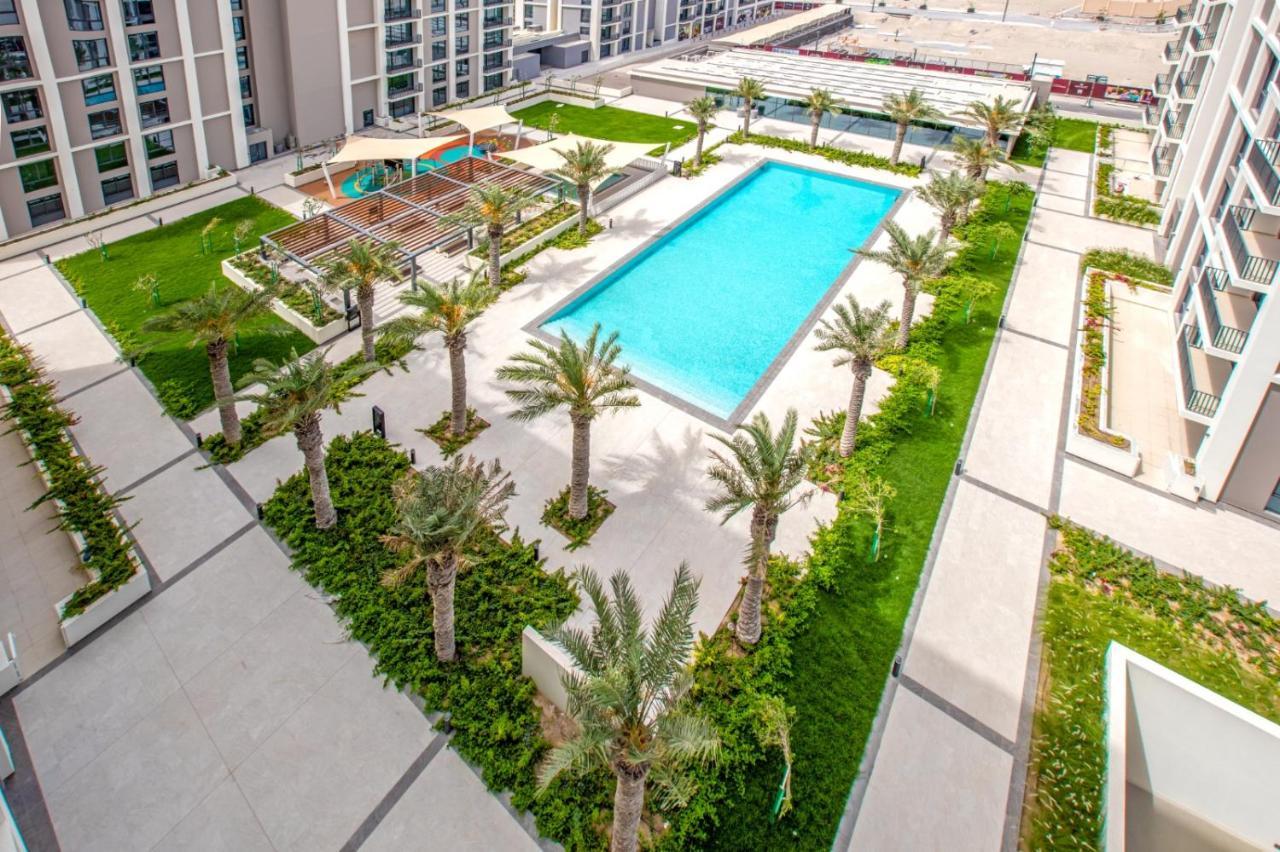 A Luxury Aprt 2 Bedrooms Balcony With Wonderful View Mall Access Hi Speed Wifi Beach Access & Much More For Family Only Samaheej Exterior photo